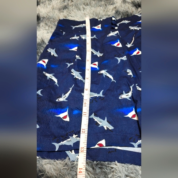 UV Shark print shorts - Picture 4 of 5